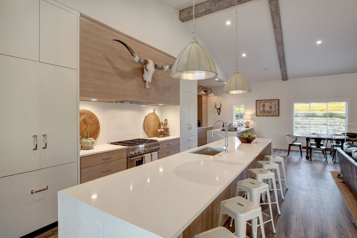 Luxury Austin Rentals | Nest Vacation Rentals - Golf Simulator Penthouse Rentals Luxury Austin